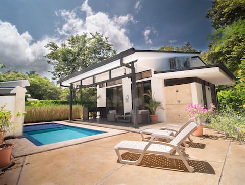 Studio 54/Private pool