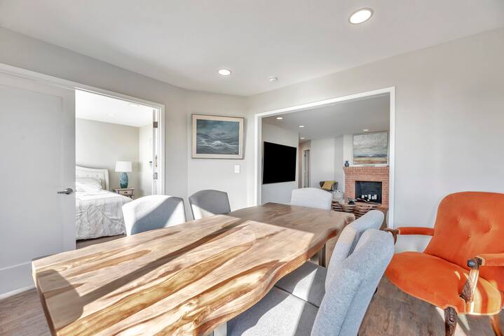 OcEaNfRoNt Retreat with Breathtaking Ocean Views gallery image 4