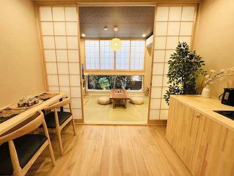 1 group per day, with living room, 5 minutes to station, 3 rooms, 2 toilets, maximum 10 people, Namb