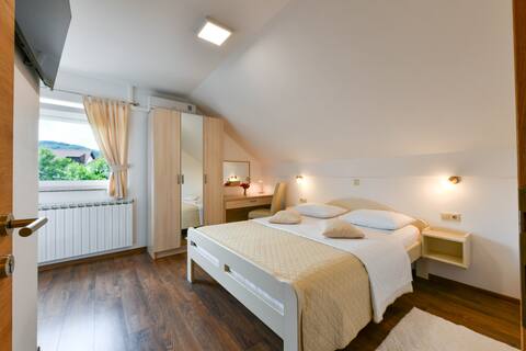House MarijaB&B, Apartment with balcony,Plitvice