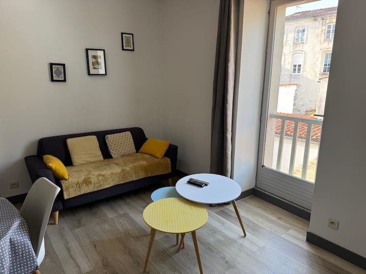 ღ Le Petit Buffet• Hyper Centre - La Rochelle