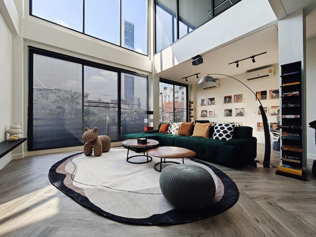 4-story modern art villa Free WiFi Netflix