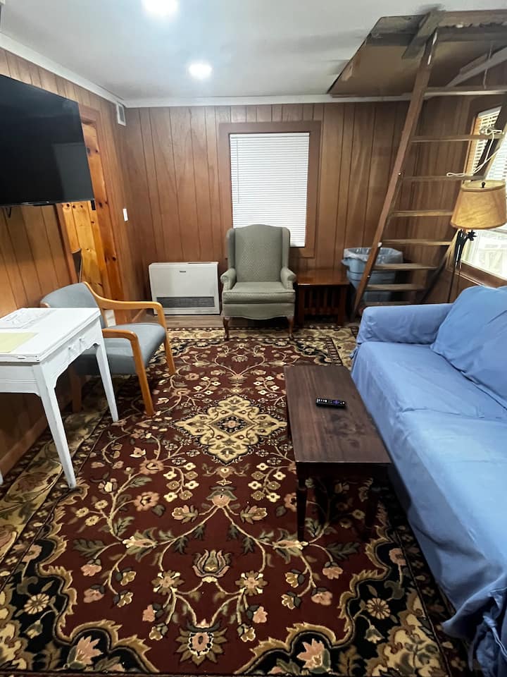 Rustic Cabin In Chesterfield, Nh - Brattleboro, VT