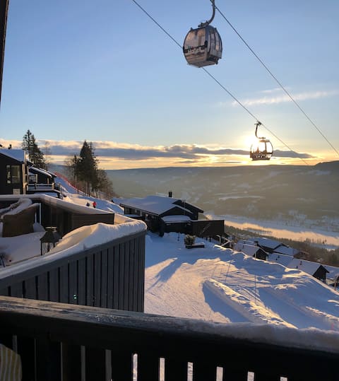 Hafjell - In the middle of the slope - 4 bedrooms - Ski in/Ski out