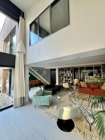 Grand loft bordelais avec piscine