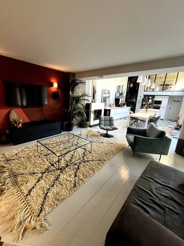 Grand loft bordelais avec piscine gallery image 4