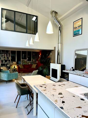 Grand loft bordelais avec piscine gallery image 2