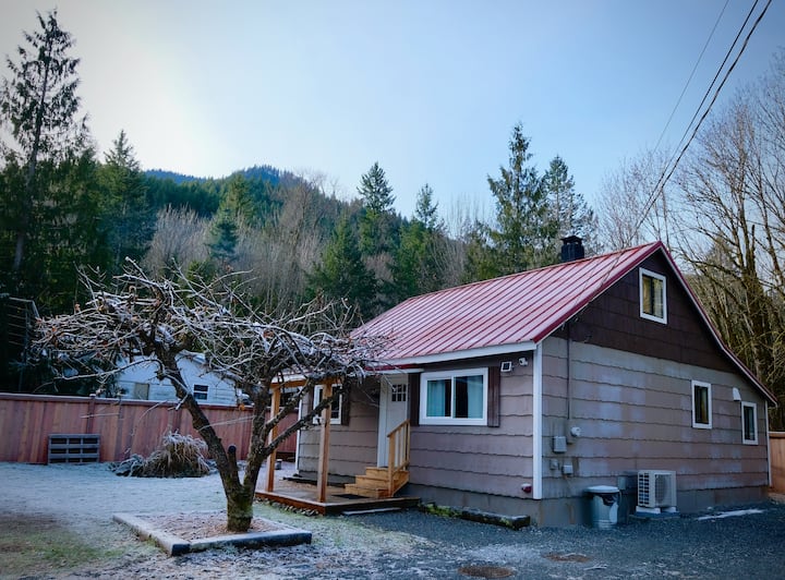 Mountain Maison: Historic Home - Skykomish, WA