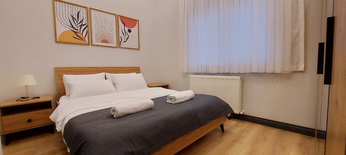 Vo všetkých spálňach a obývacej izbe máme klimatizáciu