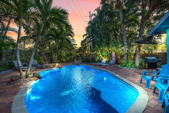 4/4 Home W/ Pool & Hot Tub Steps From The Beach! - Melbourne Beach, FL