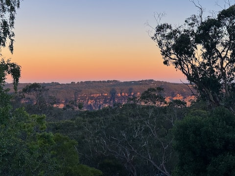 Lux heritage Cottage Overlooking Majestic Cliffs