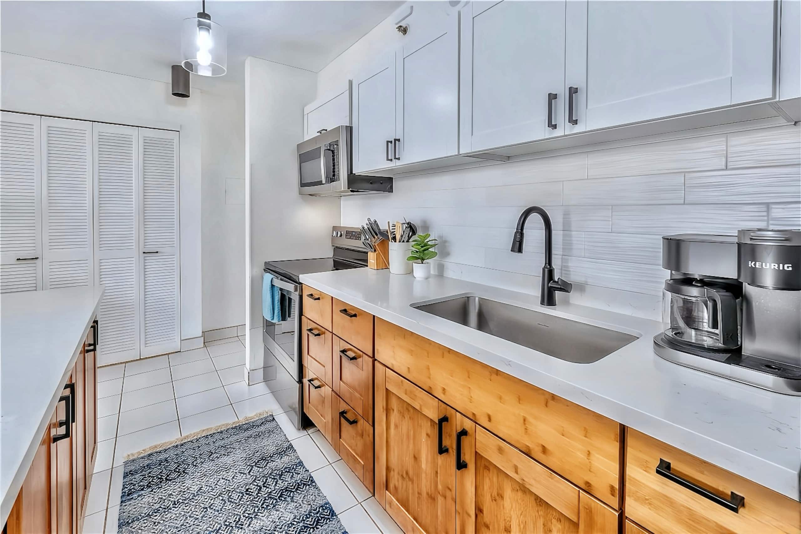 15FL-Cozy Waikiki Banyan 1BR w/Free Parking~ - Image 13