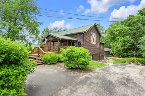 Spacious Cabin Near Cave Run Lake - Sleeps 10-12!