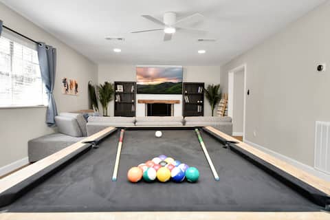 Successful Airbnb property: Lost Pines Poolside Paradise | Outdoor Fire Pit in Willowbrook