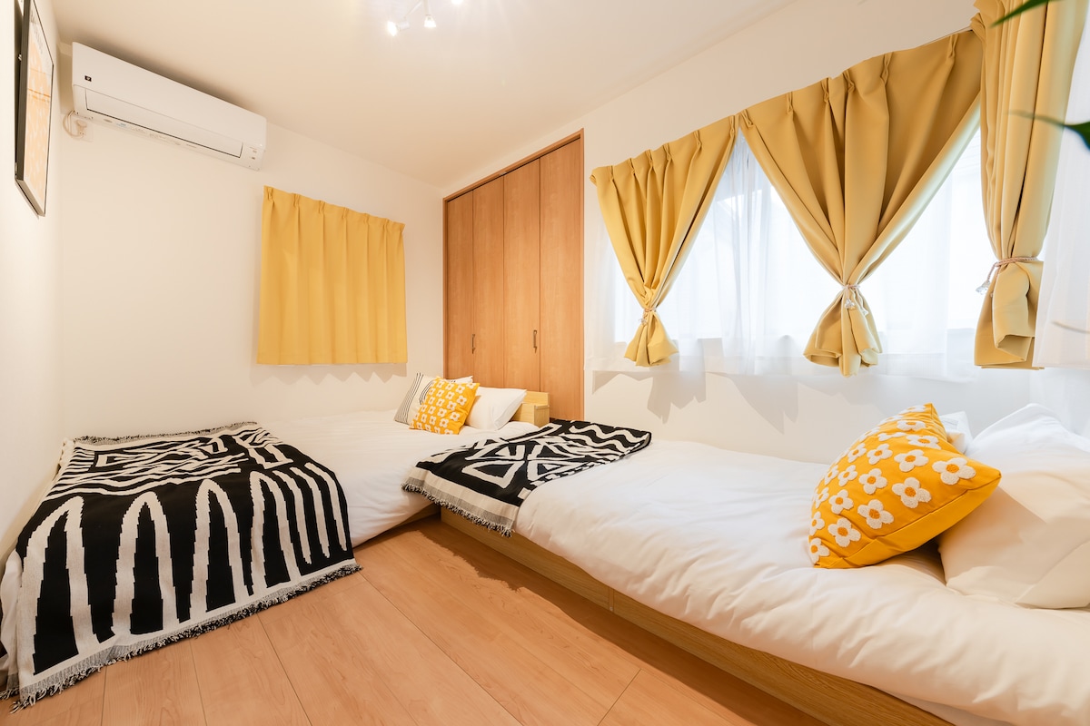 提供W型床和S型床。（宽； 140 × 200厘米，长： 90 × 200厘米）
