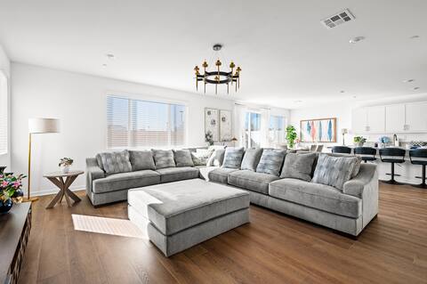 New Home/Spacious/oversized sofa