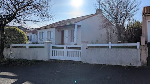 Bouguenais Les Couëts House