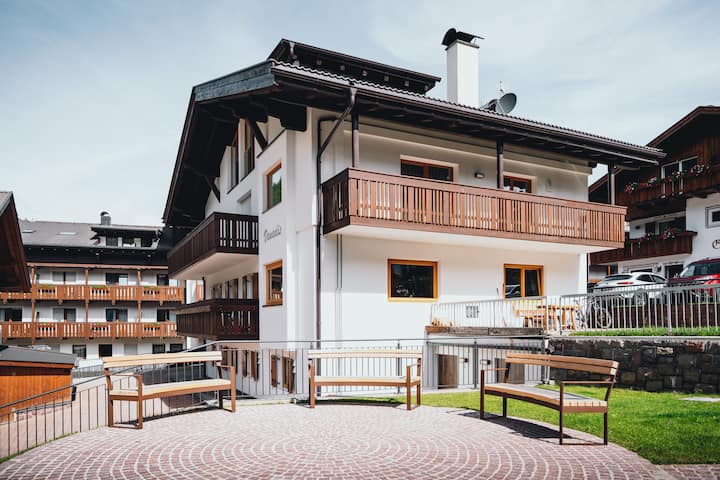 3 Bedroom Panorama Apartment, Dolomites, Balcony - Val Gardena