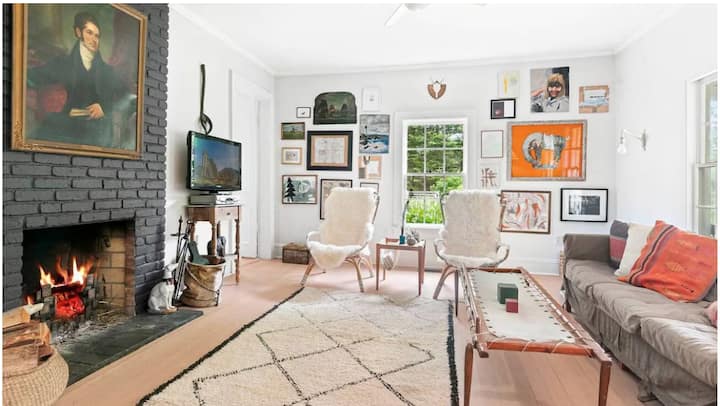 Designer Renovated Farmhouse With Pool - Greenport, NY