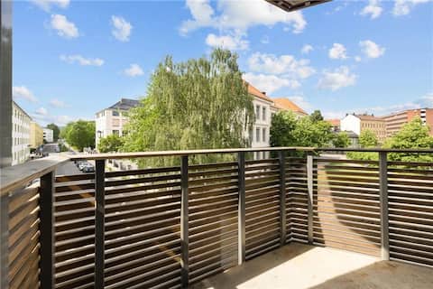 Quiet surroundings, little insight - spacious apartment