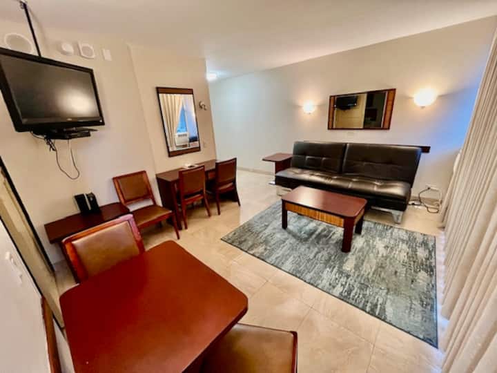 Fabulous Condos In The Heart Of Waikiki Beach - Honolulu, HI