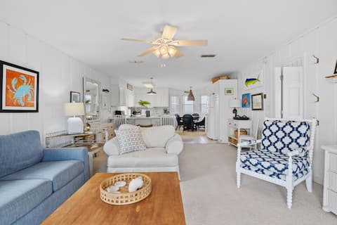 Successful Airbnb property: Bayfront Paradise &Fishing Dock on Dauphin Island in Dauphin Island