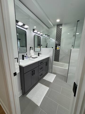 Modern 4BR Home Near Metro & DC’s Iconic Sights
