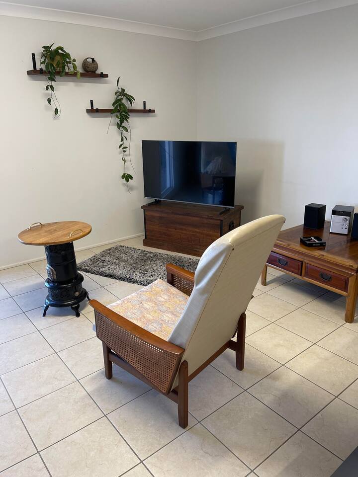 TV y sala de estar - con vistas