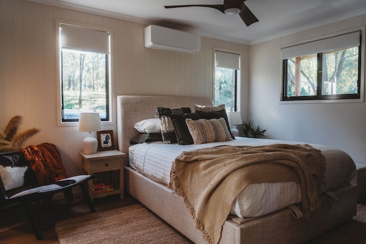 Cot, change mat and toddler stretcher available on request