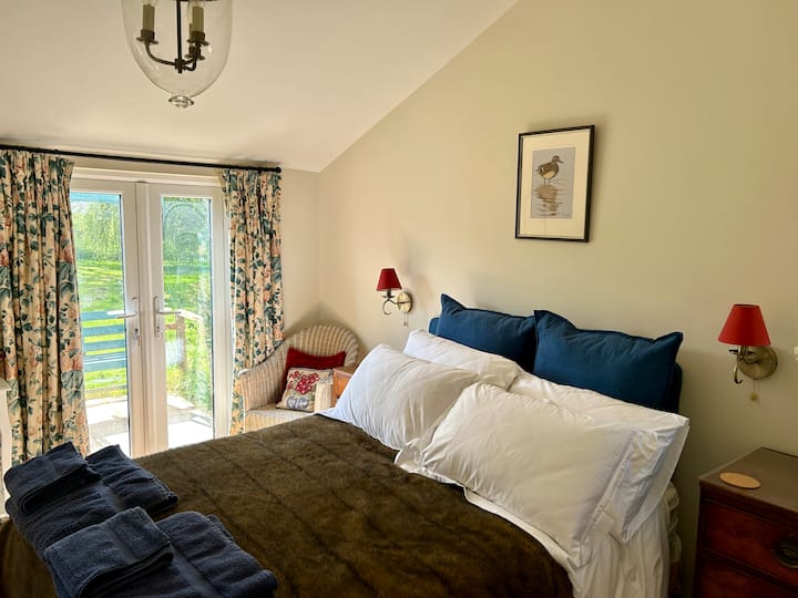 Giffords Hall, Hartest, Garden Annex - Lavenham