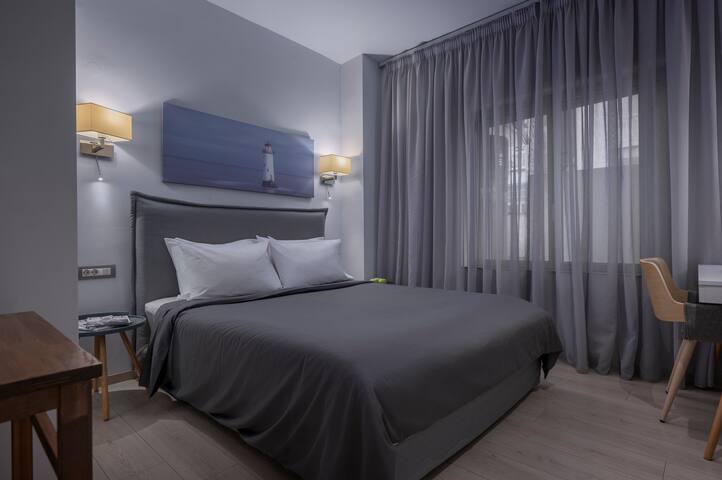 Square Elegant Suite II gallery image 5