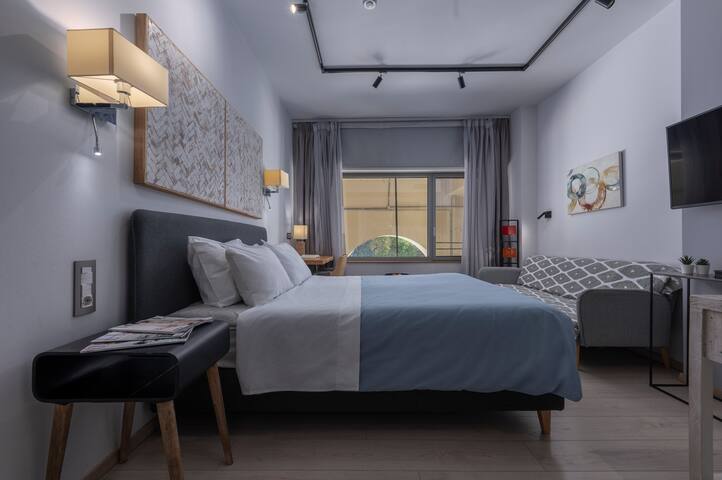 Square Elegant Suite II gallery image 3