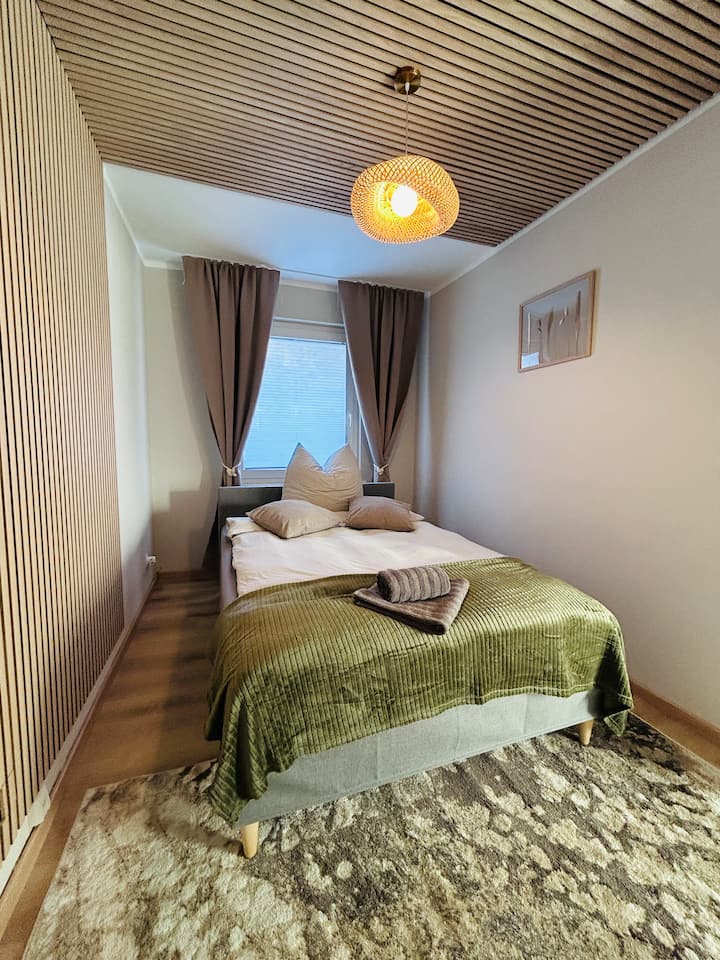 Cama de muelles de 140 x 200 cm