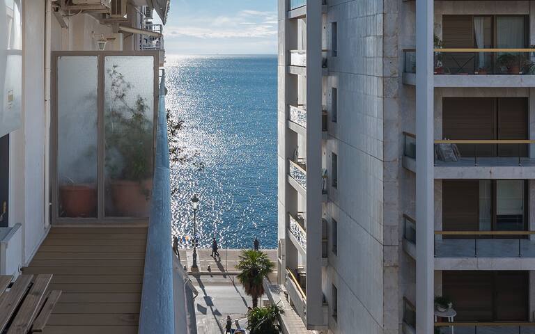 Embassy Elegant Suite gallery image 3