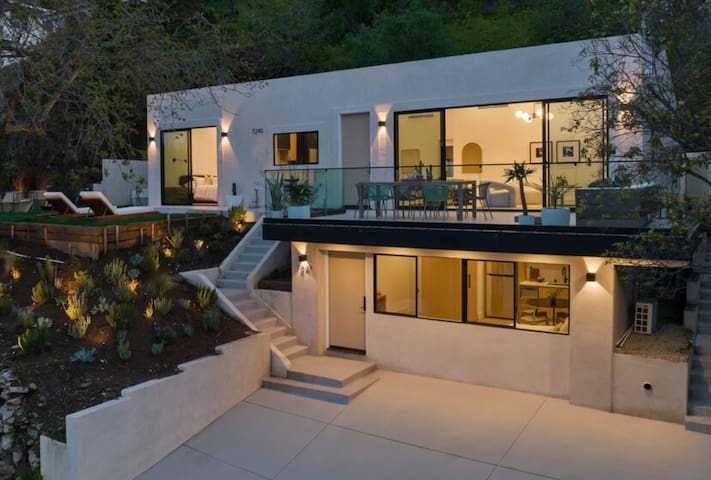Hollywood Hills House with City Views