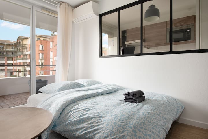 Chic T2 Avec Balcon + Parking : Zénith, Hippodrome - Jean-Jaurès - Toulouse