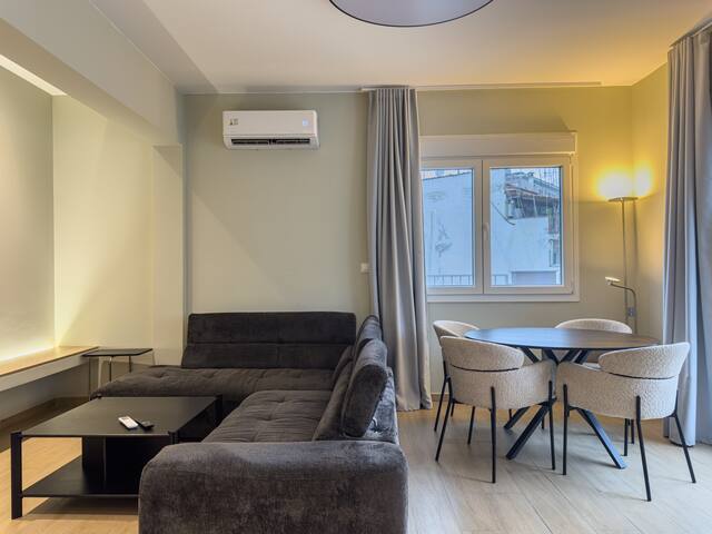 Luxury Penthouse – Spacious balcony and 2 bedrooms gallery image 3