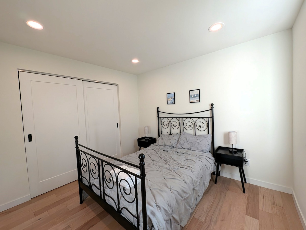 غرفة نوم الضيف الثالثة.