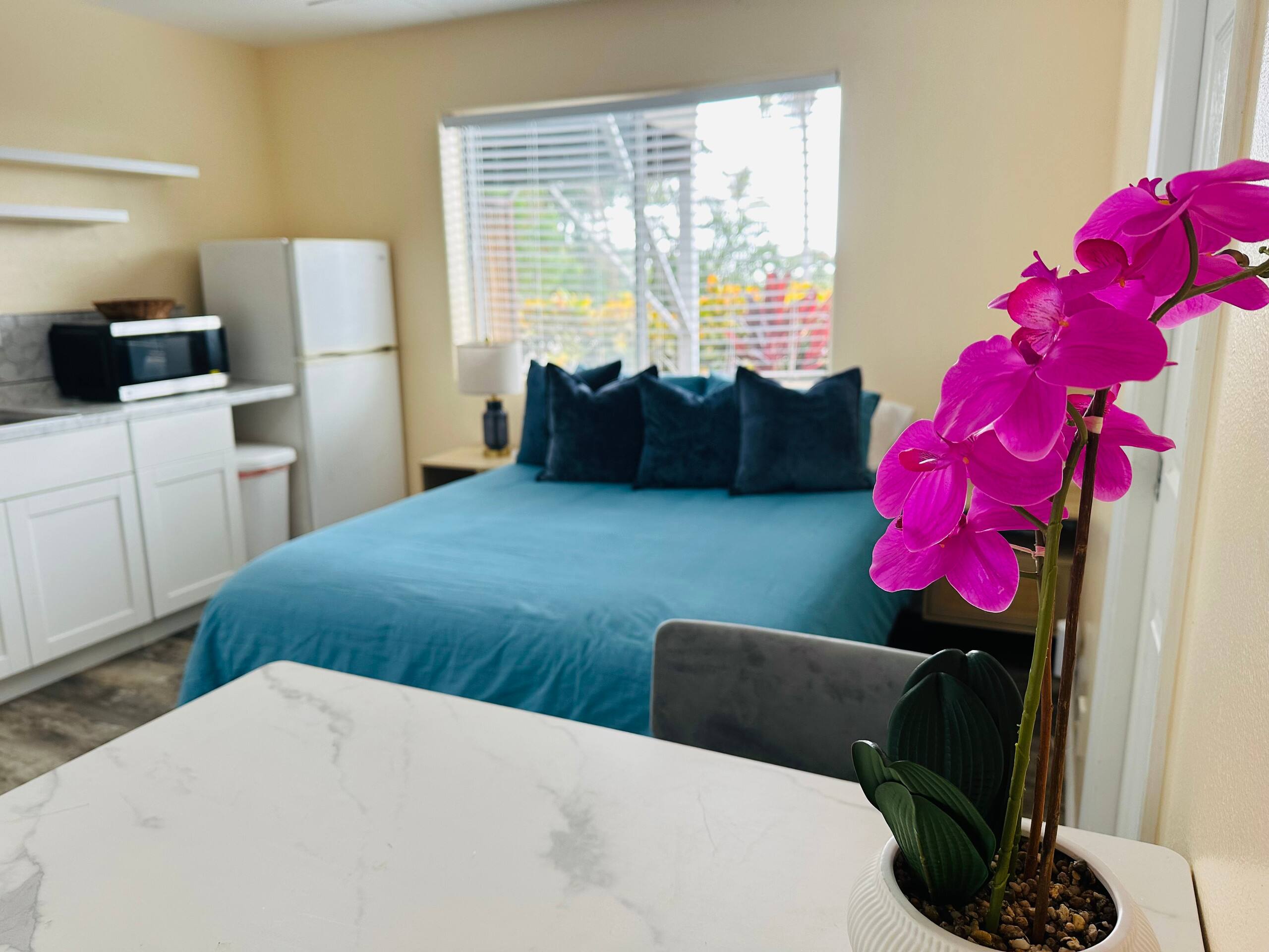 Home in Kailua-Kona · ★4.55 · 1 bedroom · 1 bed · 1 shared bath - Image 2