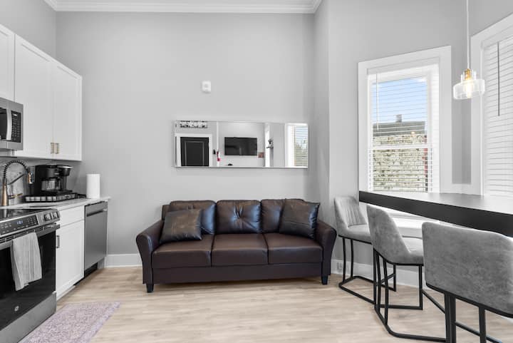 The Urban Escape+3bedroom+newly Renovated - Washington, D.C.