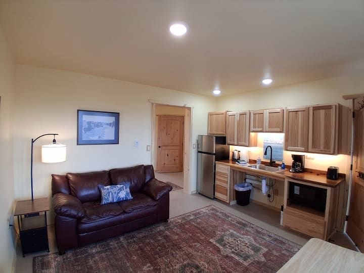 Beach Suite, Beach Walk Inn, Ada Access - Homer, AK