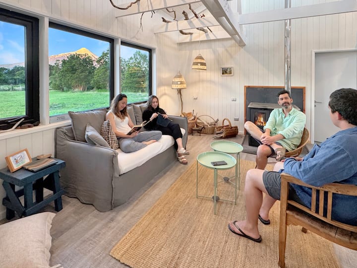 Acceso Al Lago Y Vistas · Casa De Campo Con Bbq - Chili