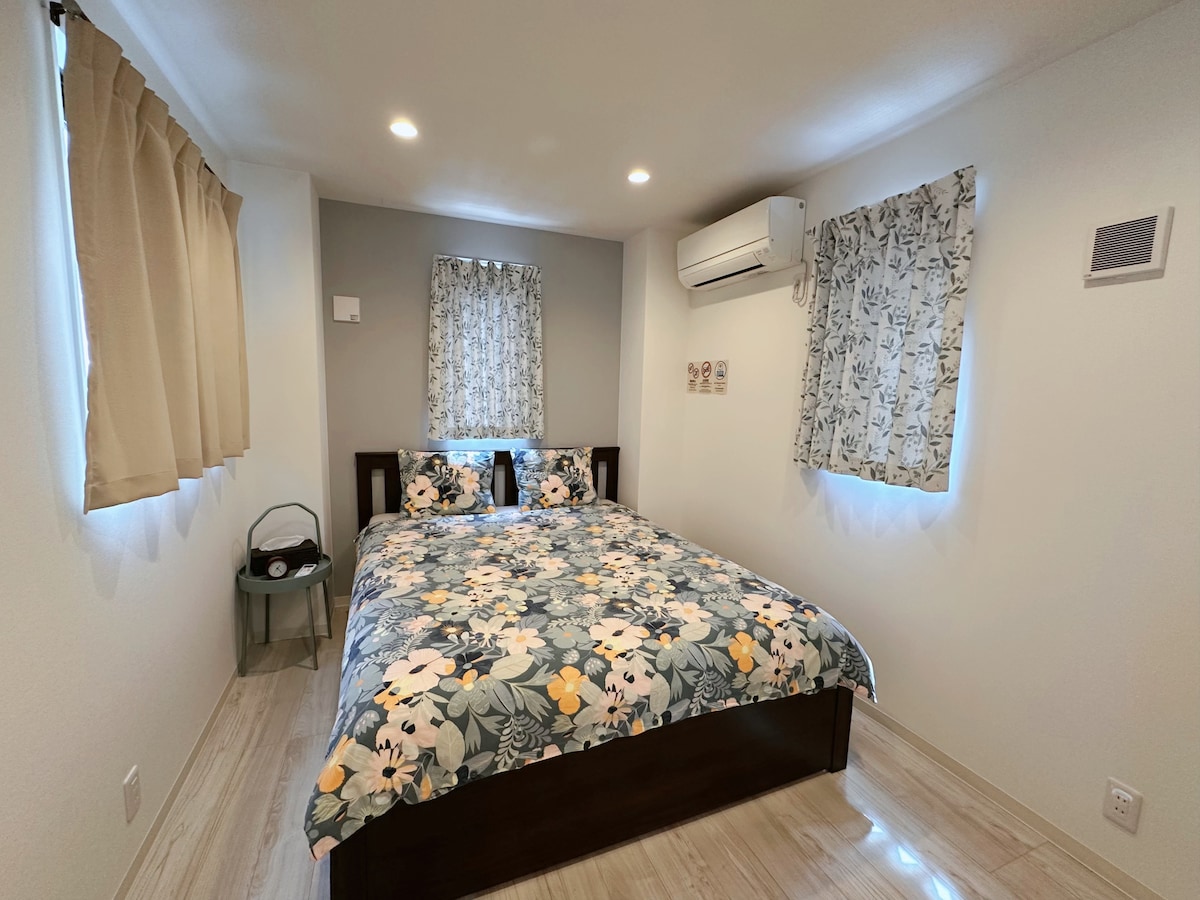 Спалната соба на третиот кат има кревет од 160 см.