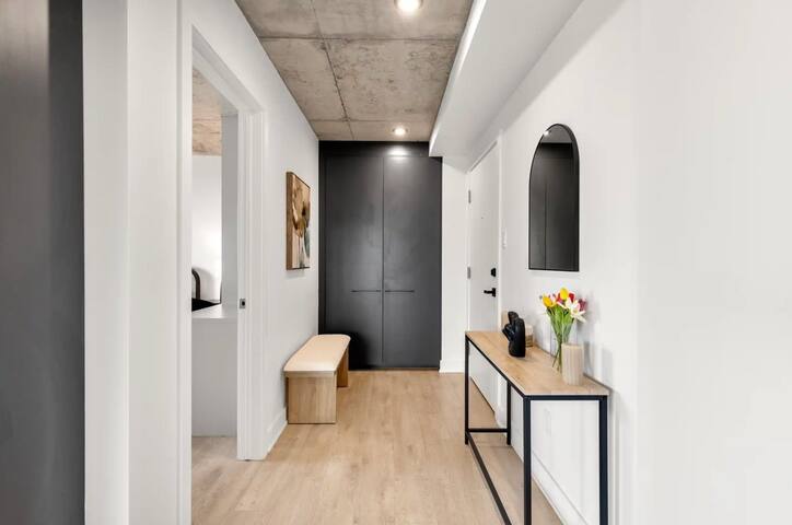 FULL City View High Rise Modern New Living gallery image 5