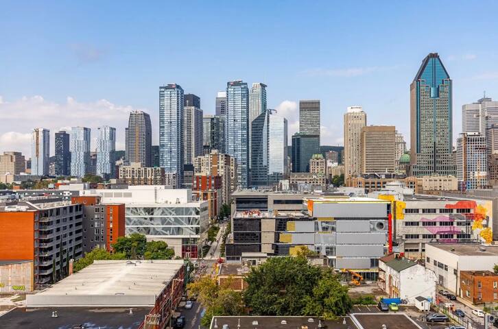 FULL City View High Rise Modern New Living gallery image 3