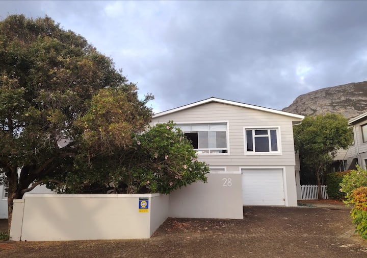 28 On 9th - Hermanus
