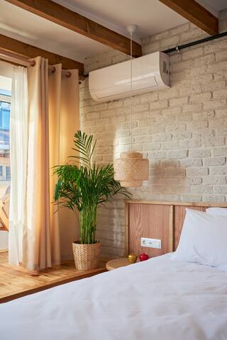 Urban Oasis: Duplex 3BR, 2BA, 2 Private Terraces gallery image 5