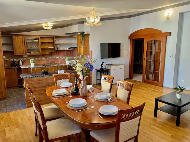 3 Bedroom spacious central apartment