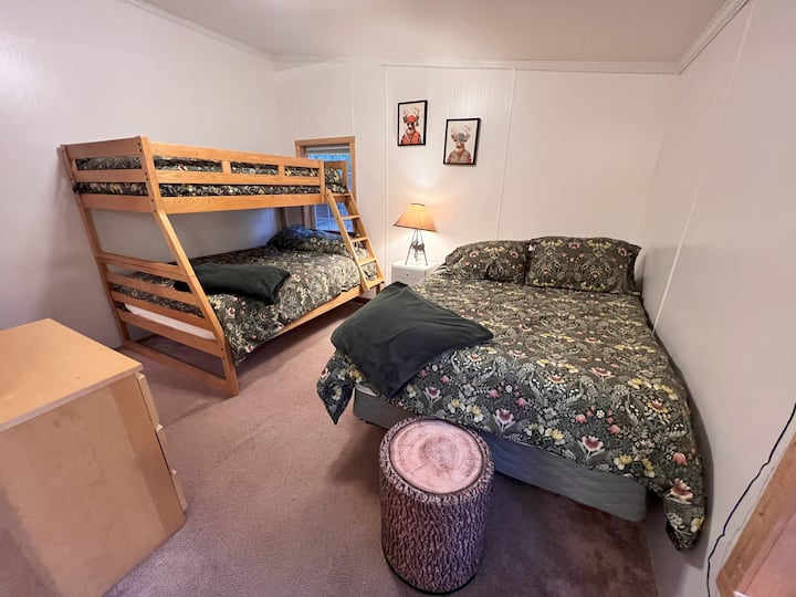 Suite "Deer Landing" con baño adjunto. 