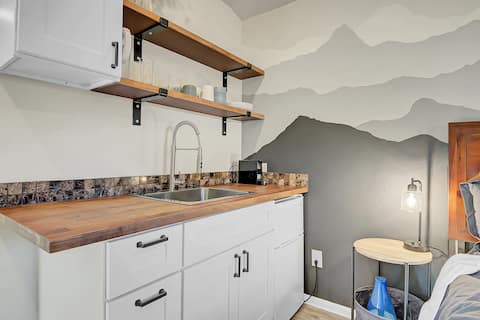 Top performing Airbnb: Sloan Lake Studio- Red Rocks/Mile High/Ball Arena in Sloan Lake